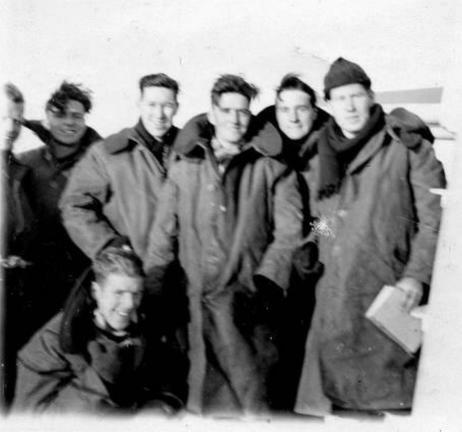 Bob Cowan (4th from the right) with shipmates