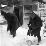 28 / 30 Clearing snow from the deck