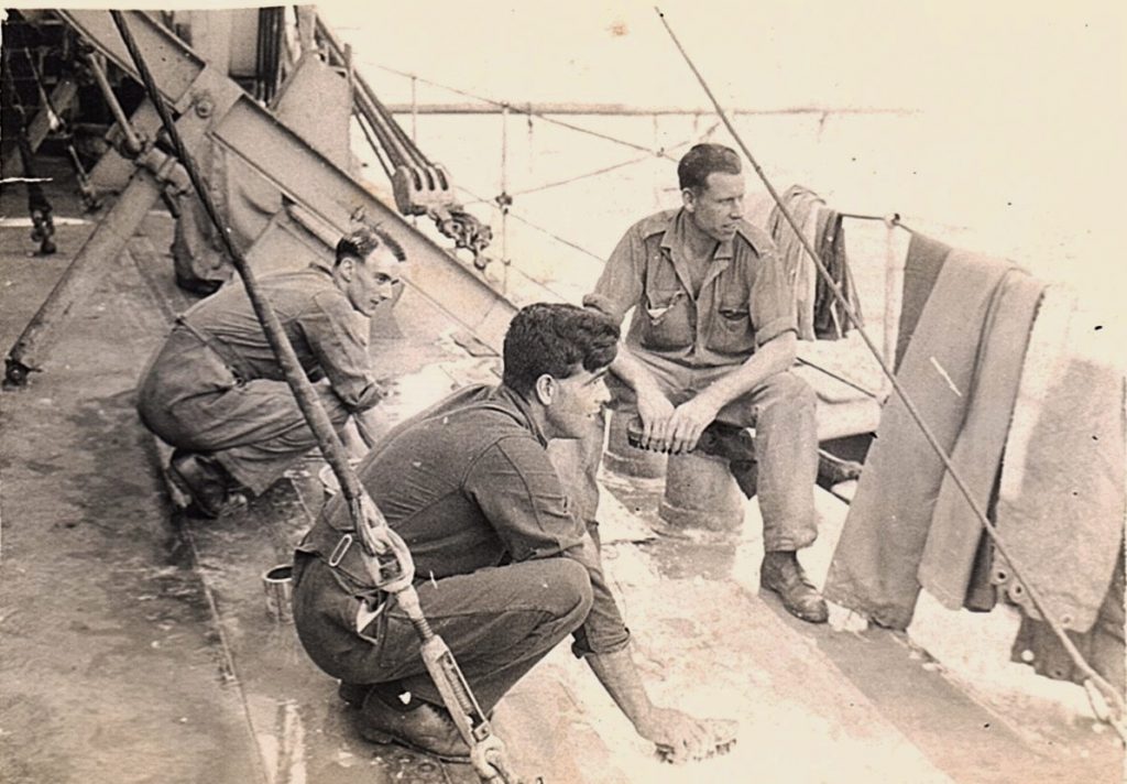 Dhopping firm doing hammocks 1942