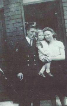 Leslie with his family
