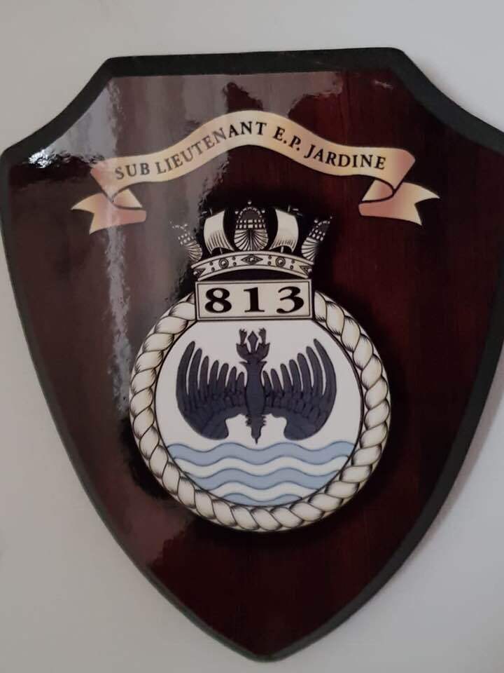 813 Squadron crest