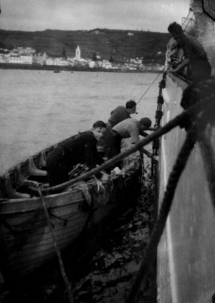 Painting the ship