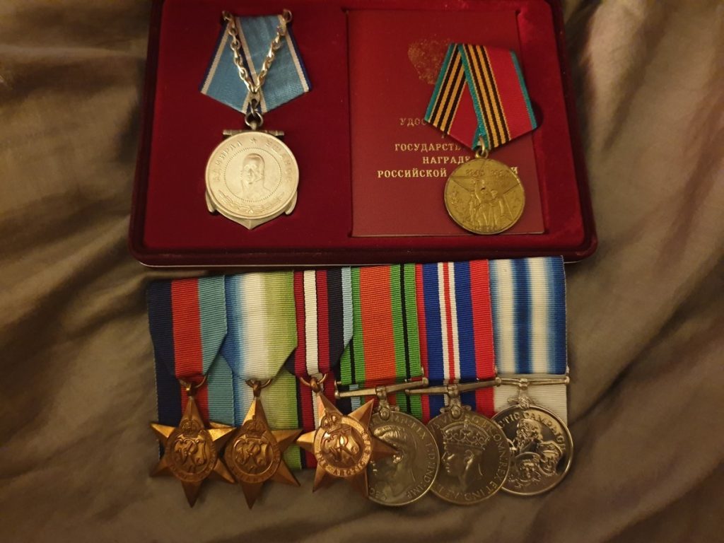 Les's medals
